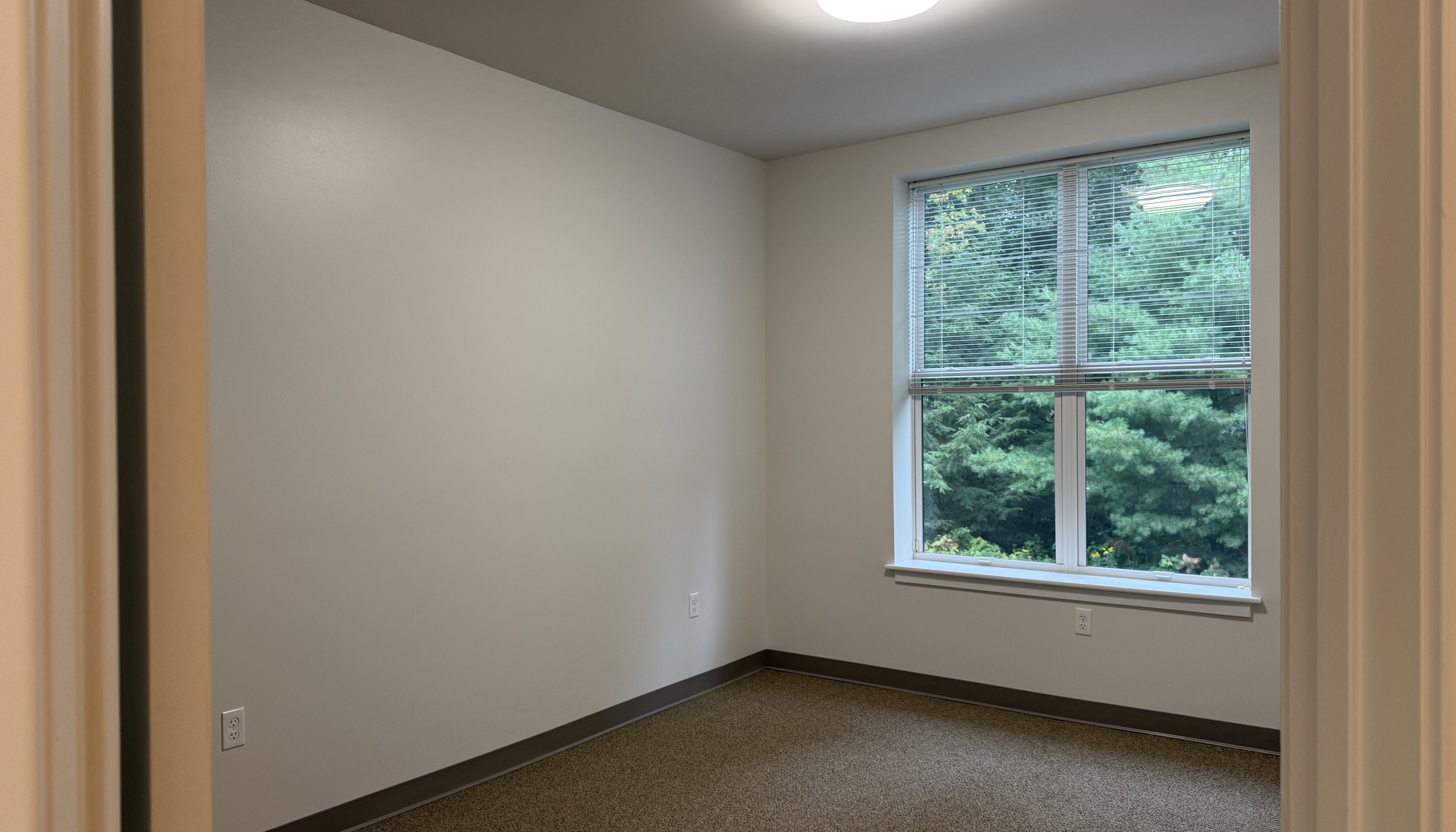 Thayer House apartment bedroom