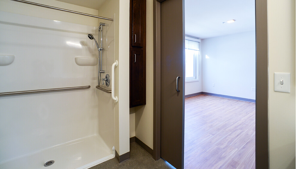 Elm Place Bathroom 2