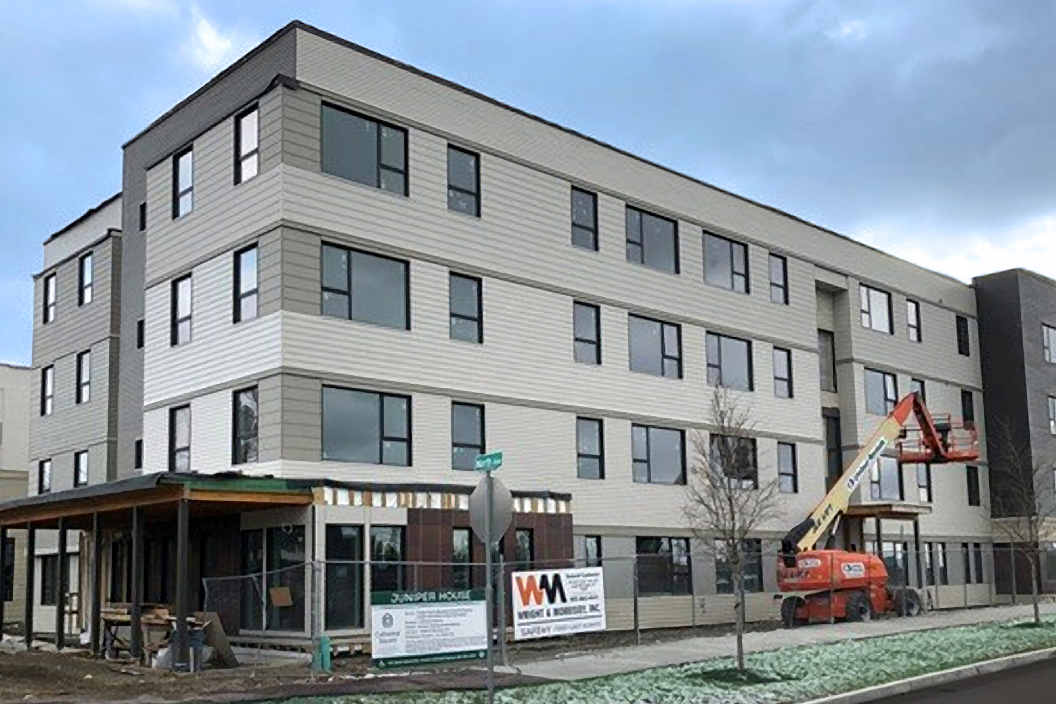 Market-Rate & Tax-Credit Apartments Available Now