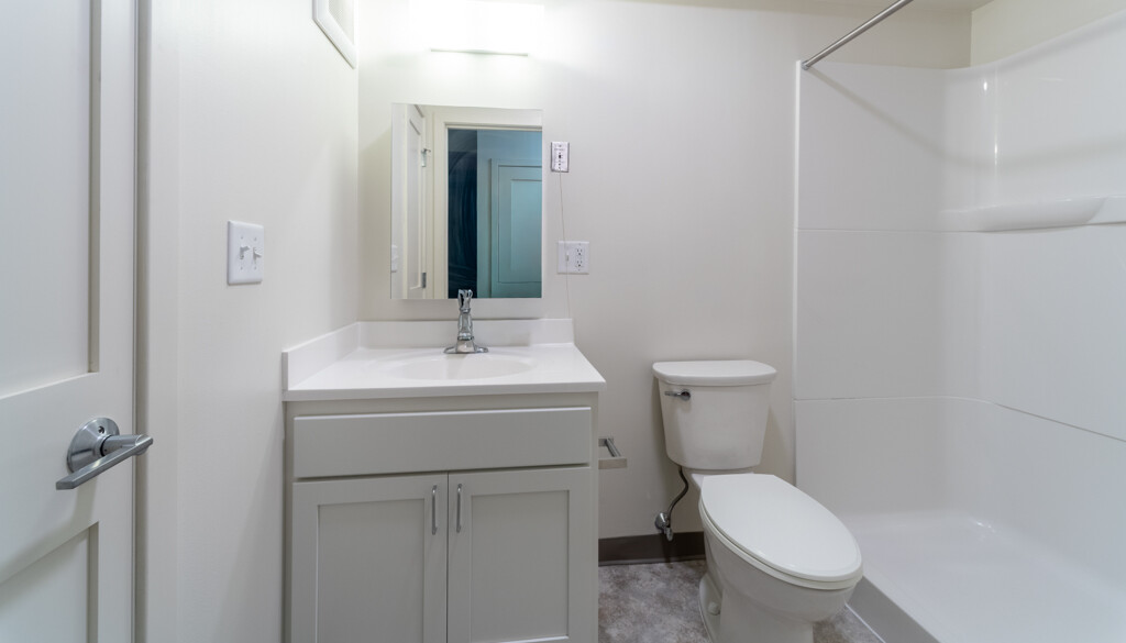 Whitcomb Woods apartment bathroom 1