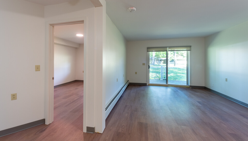 Whitcomb Woods apartment living room